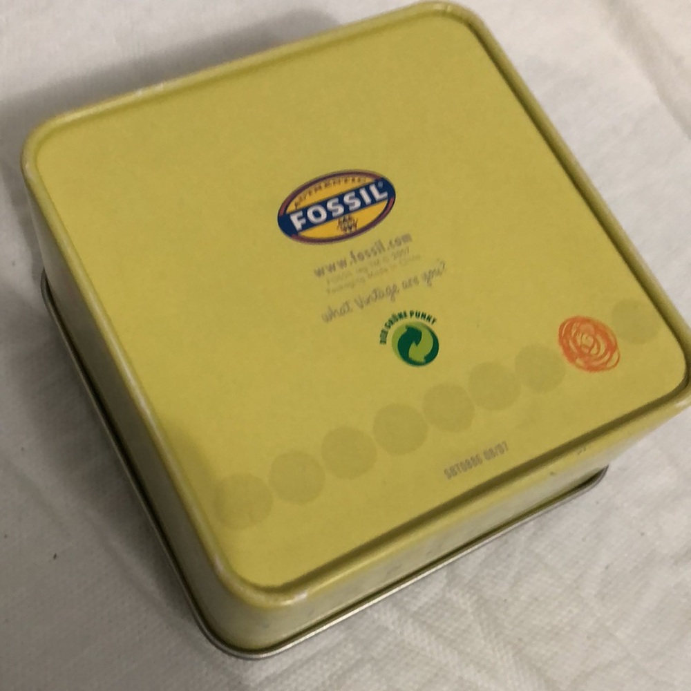 Fossil Metal Tin Watch Box - Picture 3 of 4
